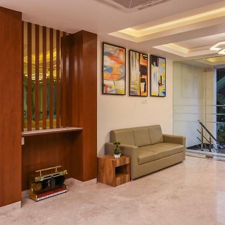 Kensington Suites Bangalore Bagian luar foto