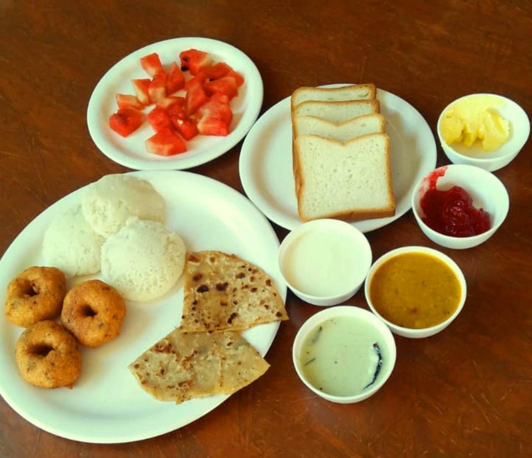 Kensington Suites Bangalore Bagian luar foto