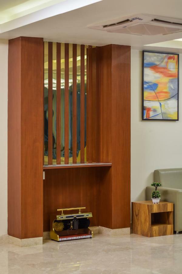 Kensington Suites Bangalore Bagian luar foto